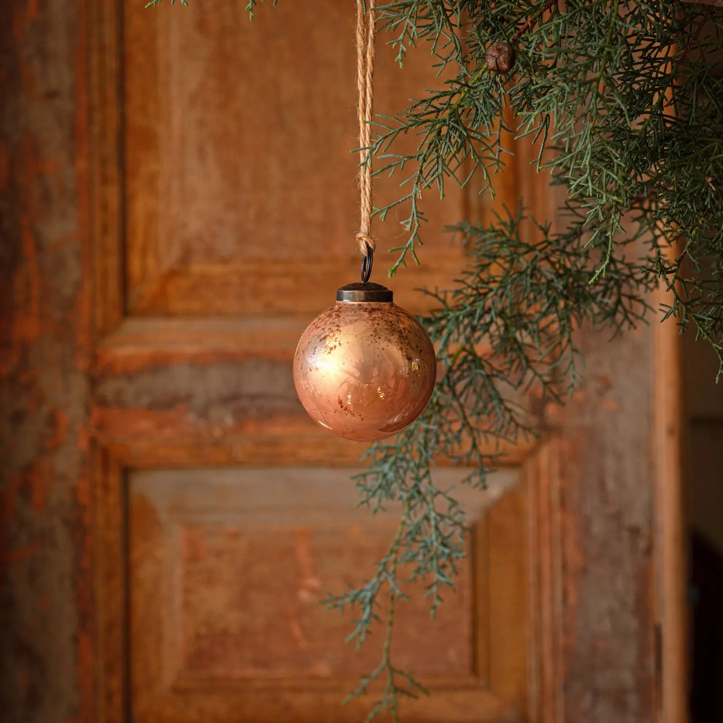 CAMEO ANTIQUE FINISHED GLASS 3" BALL ORNAMENT