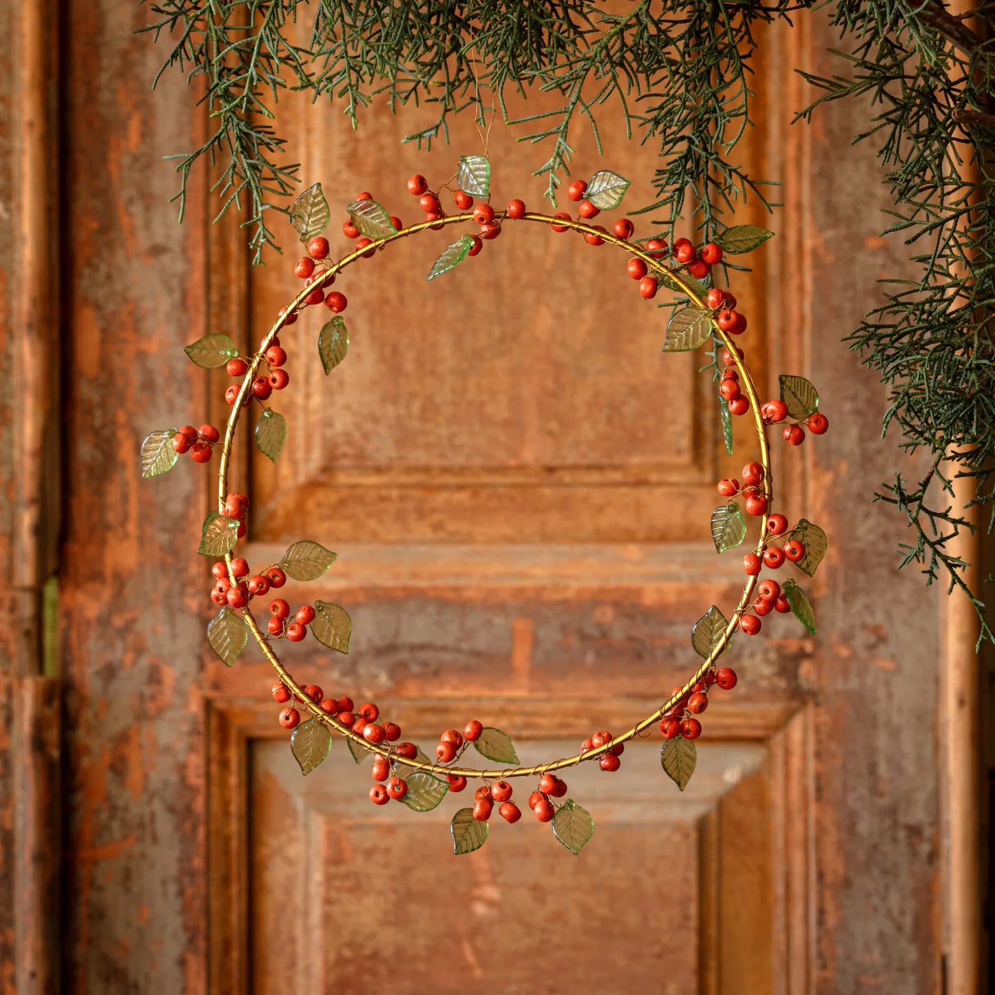 WOODEN PEPPER BERRY WREATH