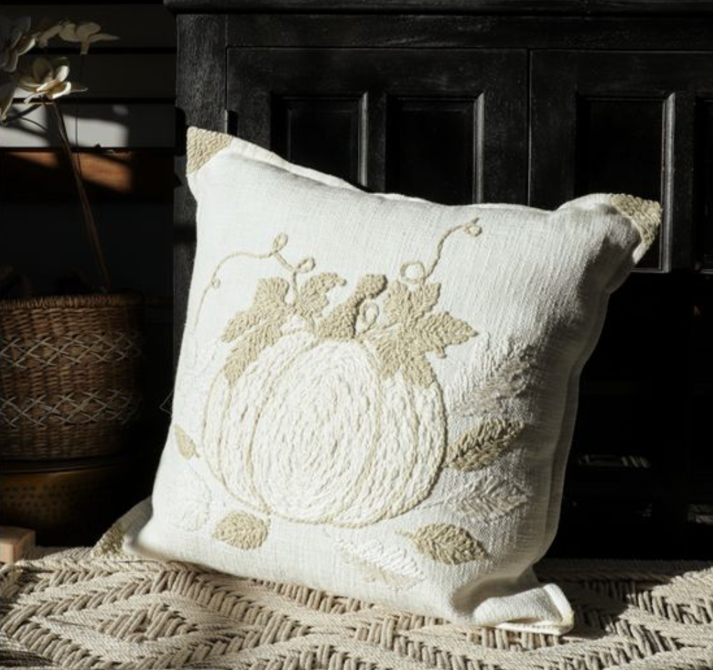 20X20 PUMPKIN PILLOW CORNER STITCHING