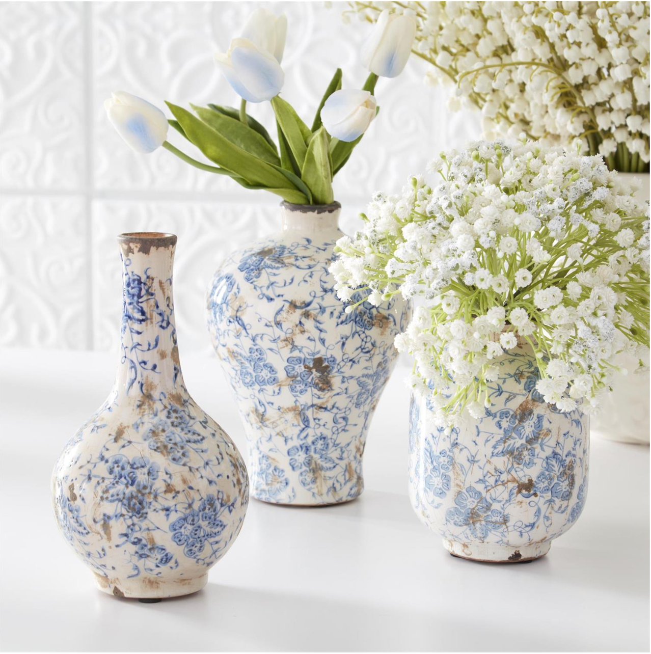 BLUE & WHITE CERAMIC BUD VASE