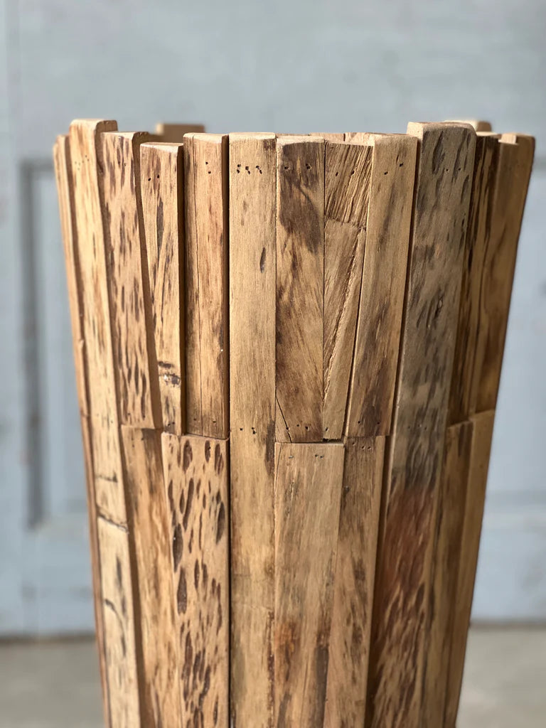 Puzzlewood Planter | 32.5"