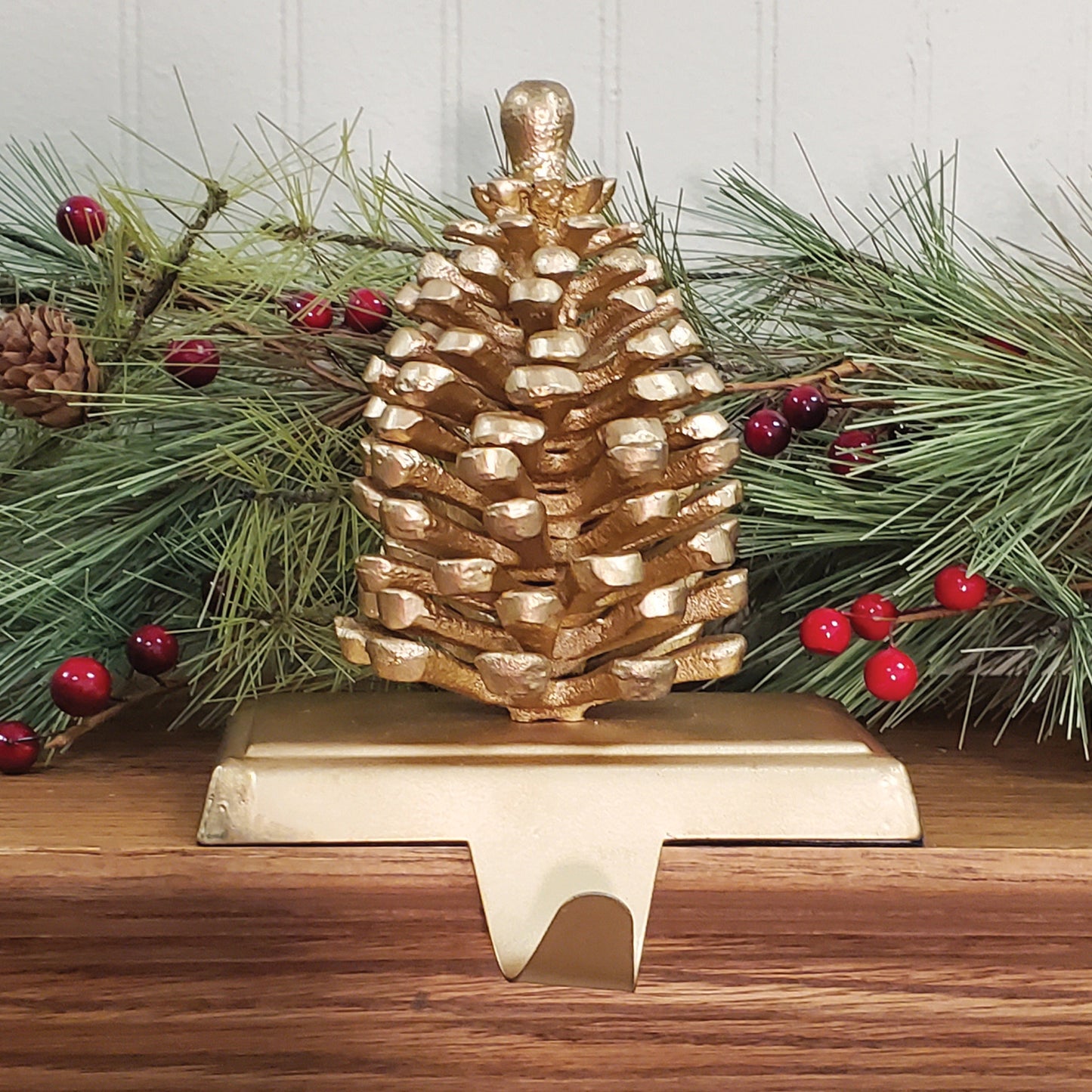 PINECONE STOCKING HANGER - GOLD