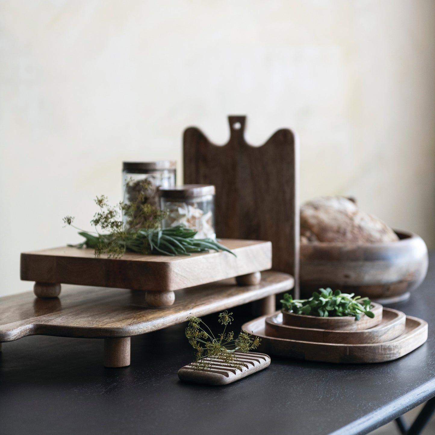 Mango Wood Curved Serving Board with Handle