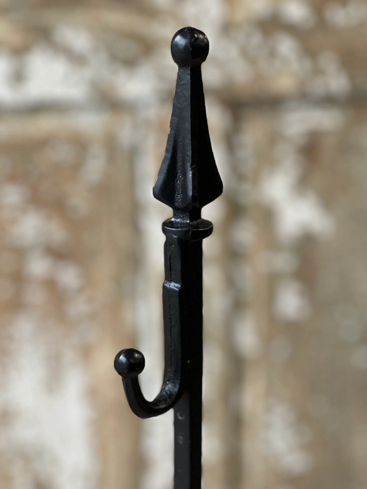 Finial Wreath Holder