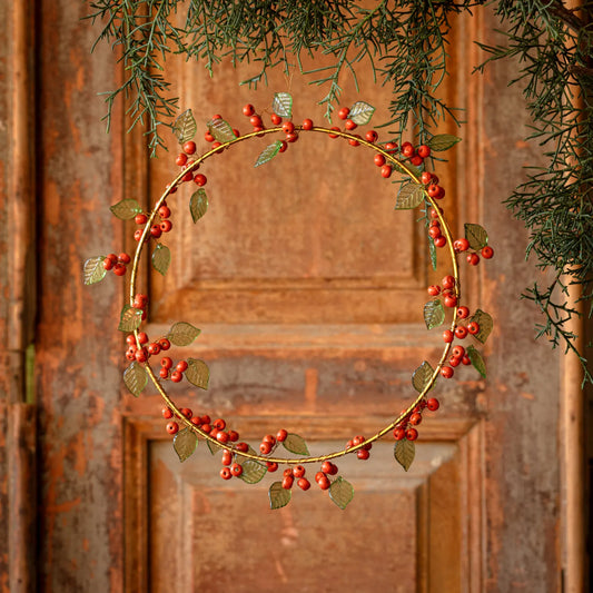 WOODEN PEPPER BERRY WREATH