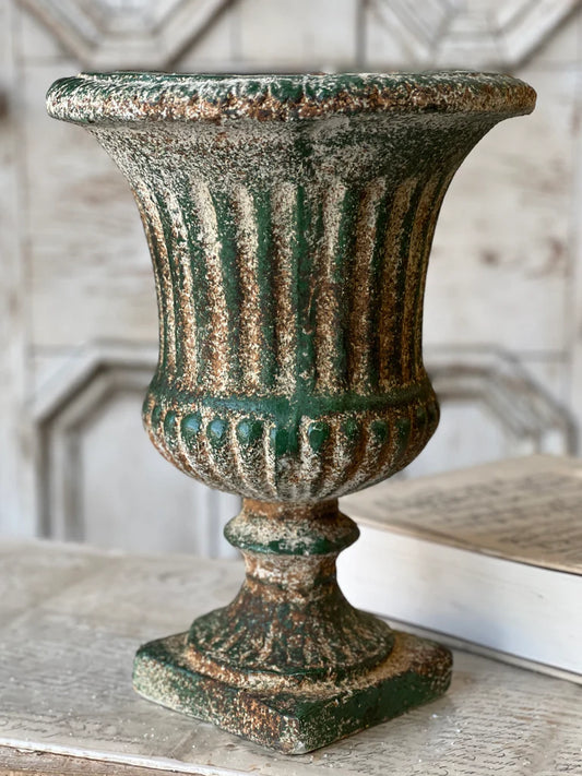 Killington Urn | 16"