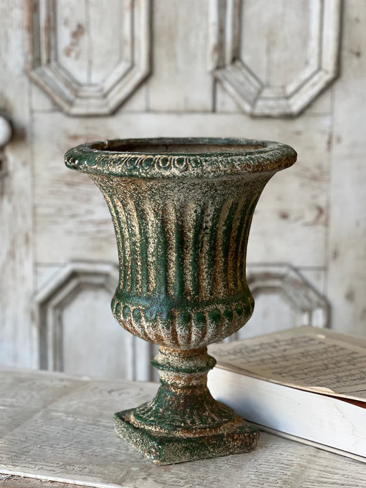 Killington Urn | 16"