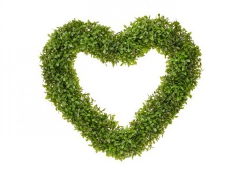 UV BOXWOOD WALL HEART 19"